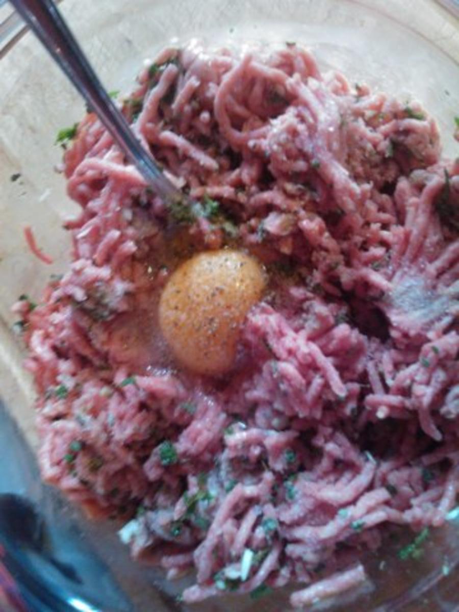 Bifteki de la Casa - Rezept - Bild Nr. 3