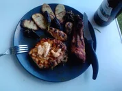 R I B S  &  C H I P S   oder Bones der Knochenjäger-Teller - Rezept