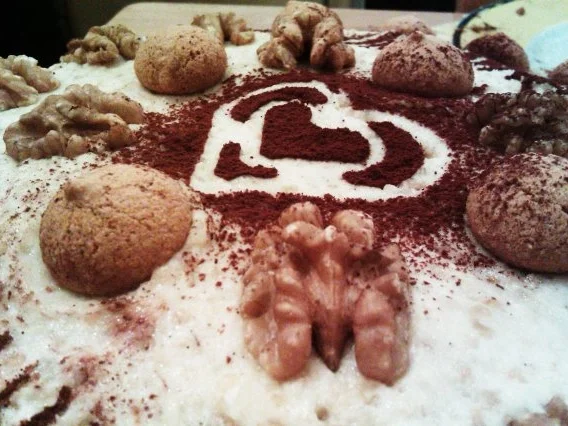 Rezept: Nusstorte mit Cremefüllung Nusstorte mit Cremefüllung - Rezept