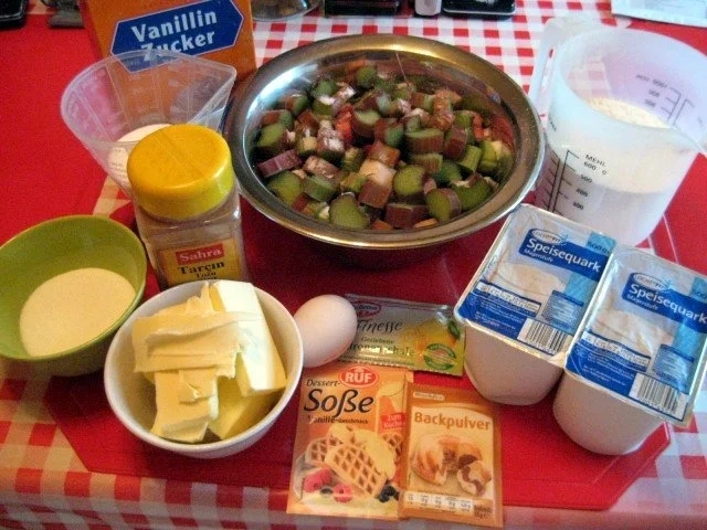 Rhabarber - Streusel - Kuchen mit Quarkfüllung - Rezept - Bild Nr. 2