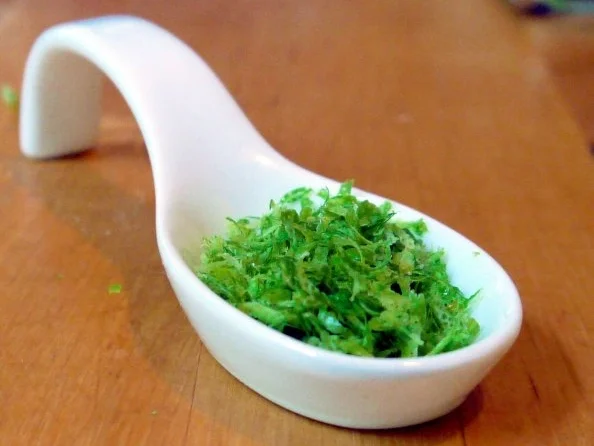 Rezept: Limetten-Kuchen mit Tonka-Erdbeeren Bild Nr. 4 Limetten-Kuchen mit Tonka-Erdbeeren - Rezept - Bild Nr. 4