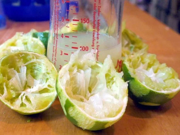 Rezept: Limetten-Kuchen mit Tonka-Erdbeeren Bild Nr. 5 Limetten-Kuchen mit Tonka-Erdbeeren - Rezept - Bild Nr. 5