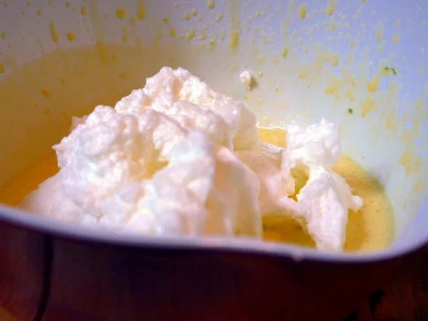 Rezept: Limetten-Kuchen mit Tonka-Erdbeeren Bild Nr. 7 Limetten-Kuchen mit Tonka-Erdbeeren - Rezept - Bild Nr. 7