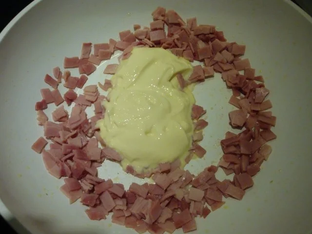 Rezept: Schinken-Käse-Hollandaise Bild Nr. 3 Schinken-Käse-Hollandaise - Rezept - Bild Nr. 3
