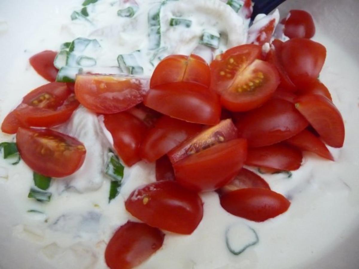 Fisch : Heringsfilet in Joghurt mit Gurke und Tomate - Rezept - Bild Nr. 2