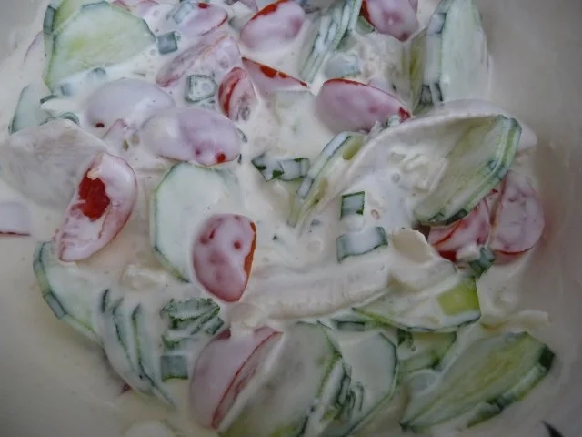 Fisch : Heringsfilet in Joghurt mit Gurke und Tomate - Rezept - Bild Nr. 4