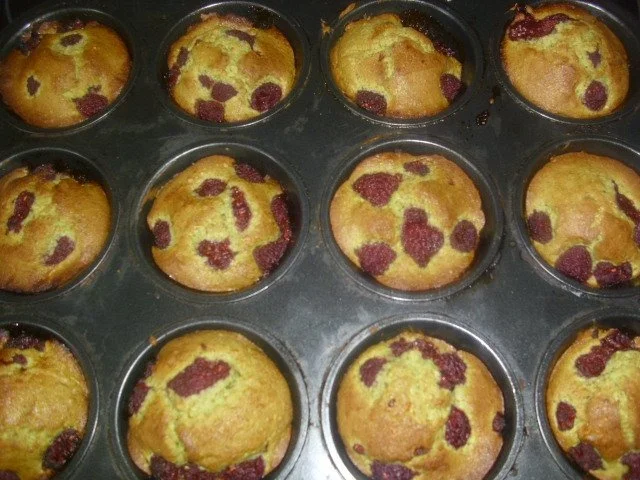 Matcha-Teepulver Muffins mit Himbeerren - Rezept