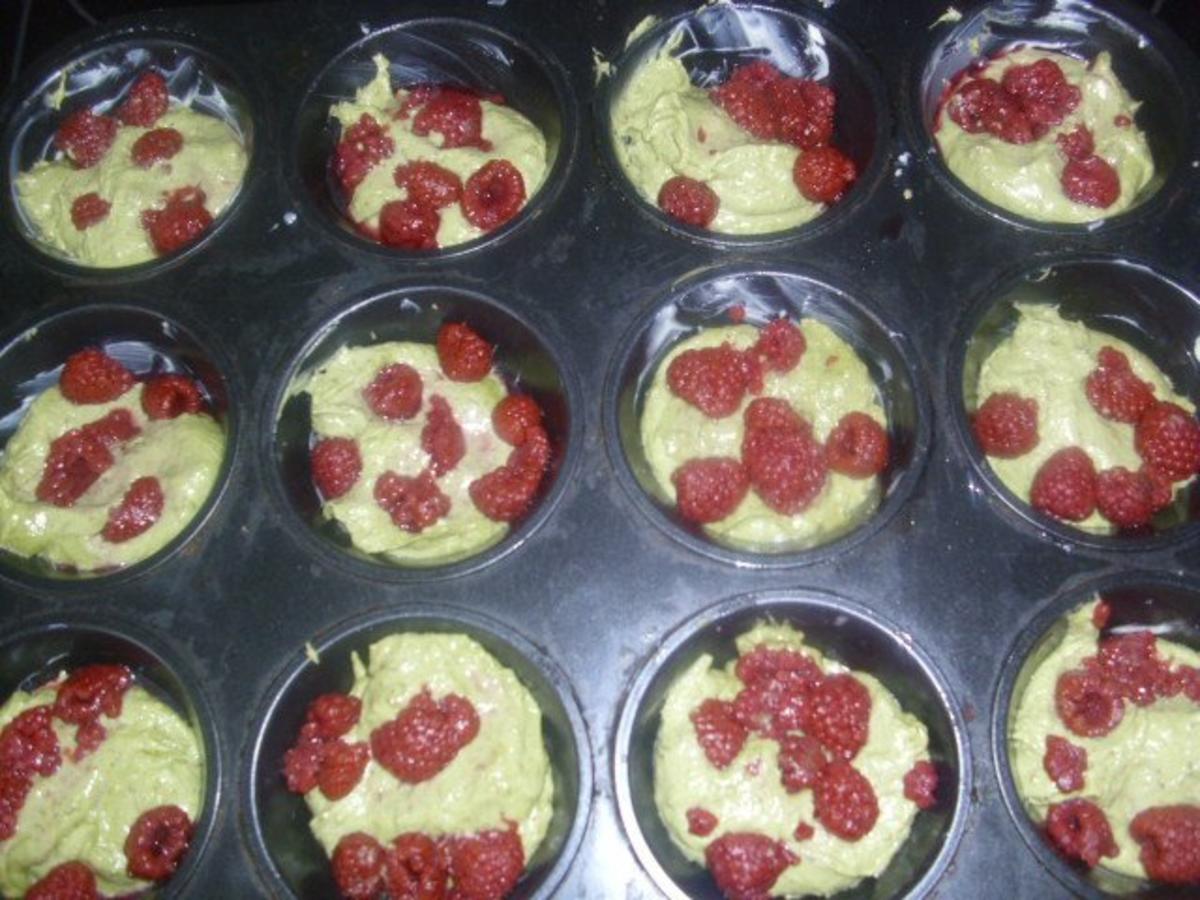 Matcha-Teepulver Muffins mit Himbeerren - Rezept - Bild Nr. 2