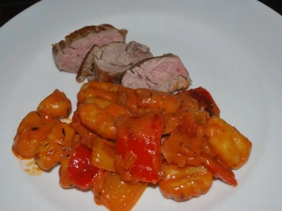 Paprika-Gnocchi-Pfanne zu Schweinefilet - Rezept