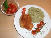 Dicke Bohnen mit fein paniertem Putenschnitzel - Rezept