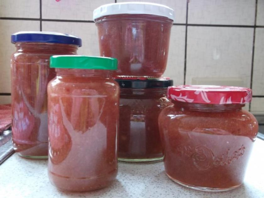 Rhabarber-Marmelade mit Marzipan und Rum - Rezept - kochbar.de