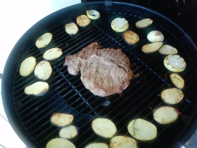 R I B S & C H I P S Part Two --  Das "Hurra-Wir sind im Viertelfinale Rib-Eye-Steak" - Rezept - Bild Nr. 11