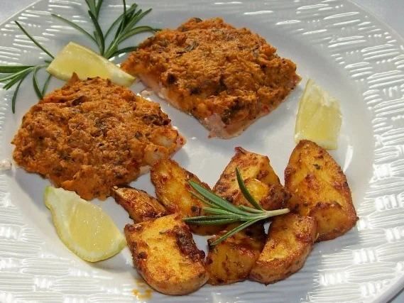 Wildlachsfilet versteckt unter einer Paprikabrothaube - Rezept - Bild Nr. 5