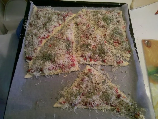 Rezept: Herzhaftes Gebäck: Käseecken Bild Nr. 6 Herzhaftes Gebäck: Käseecken - Rezept - Bild Nr. 6