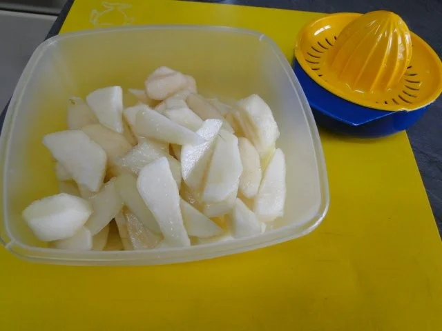 Rezept: Birnensalat mit Edelschimmelkäse und Roquefort Bild Nr. 2 Birnensalat mit Edelschimmelkäse und Roquefort - Rezept - Bild Nr. 2