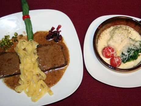 Rezept: Stufato alla inilanese, Tagliatelle alla Alfredo & Broccoli e cavolfiore Stufato alla inilanese, Tagliatelle alla Alfredo & Broccoli e cavolfiore - Rezept