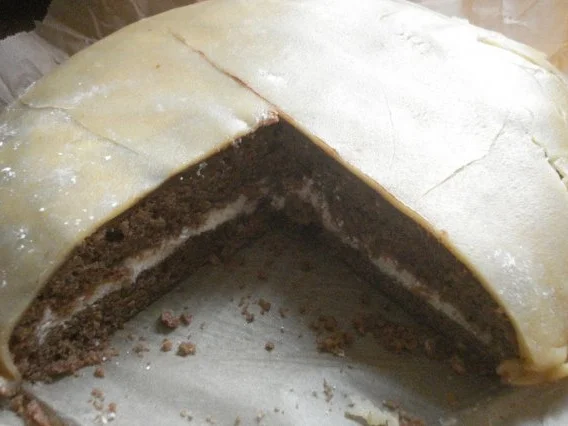 Marzipan-Nuss-Nougat-Torte mit Buttercreme - Rezept - Bild Nr. 2