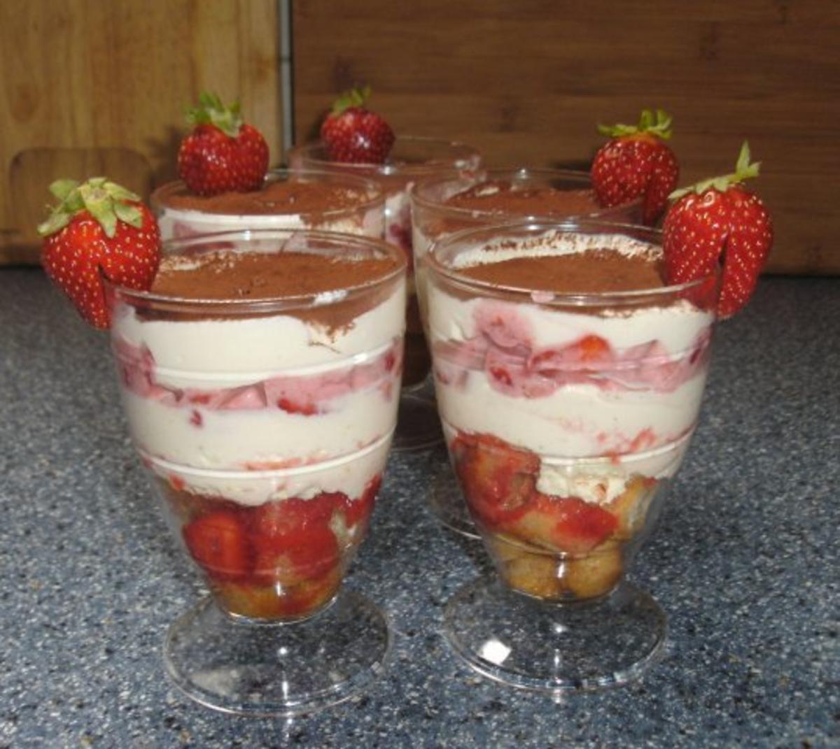 Erdbeer Tiramisu - Rezept mit Bild - kochbar.de