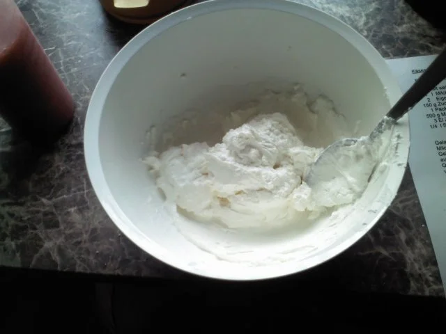 Rezept: Erdbeer-Käsesahne-Torte Bild Nr. 4 Erdbeer-Käsesahne-Torte - Rezept - Bild Nr. 4