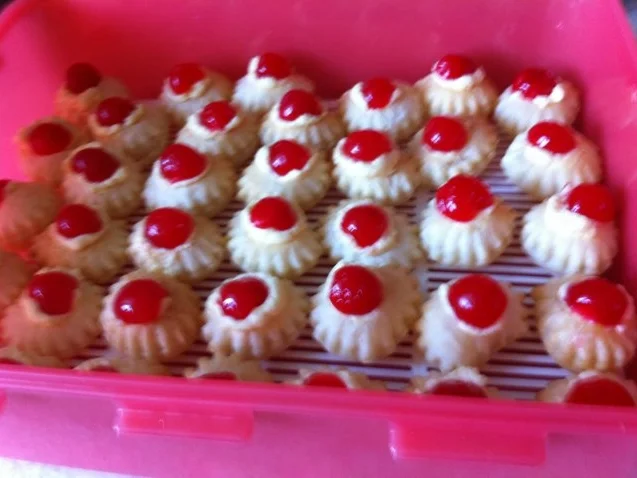 Rezept: Blätterteigbusserl/Blätterteigzipfel Bild Nr. 2 Blätterteigbusserl/Blätterteigzipfel - Rezept - Bild Nr. 2