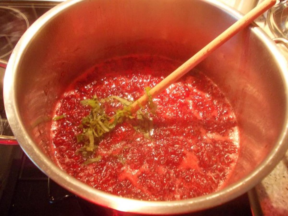 Johannisbeermarmelade mit Zitronenmelisse - einfach - 47 kcal/100g