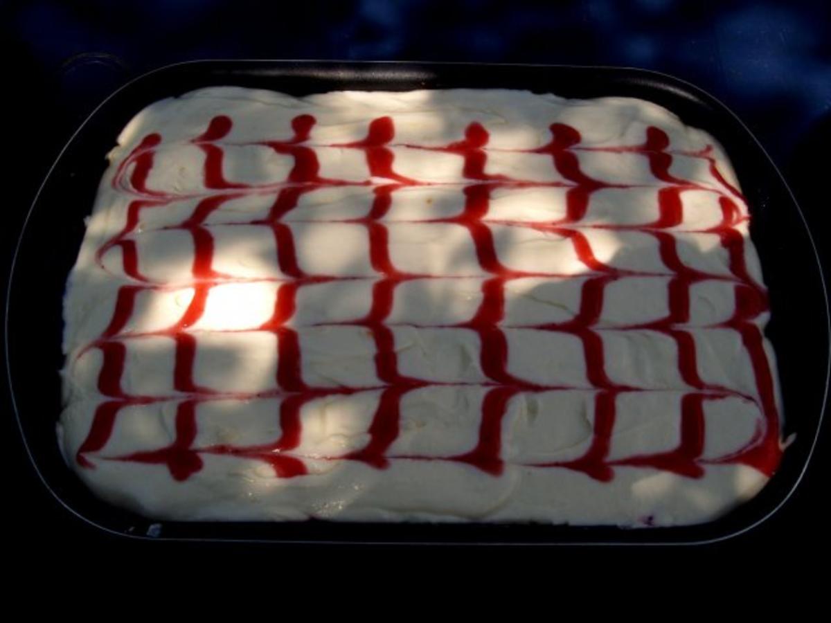 Bilder für Leichtes Erdbeer-Tiramisu - Rezept