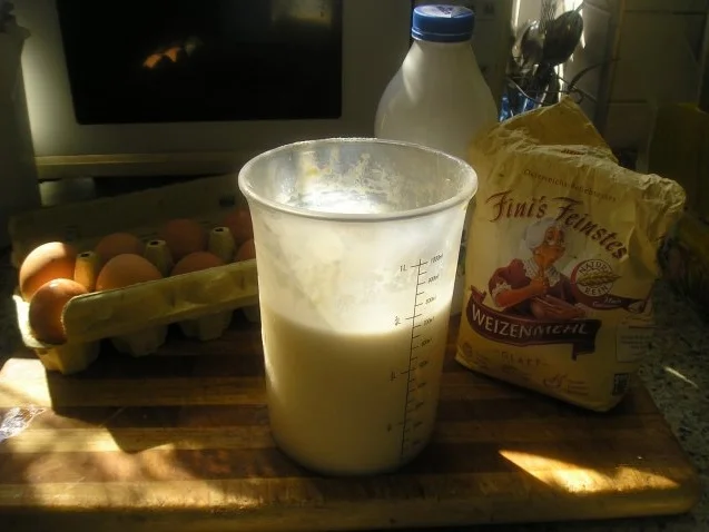 Palatschinken mit Erdbeer-Pfirsich Füllung - Rezept - Bild Nr. 2