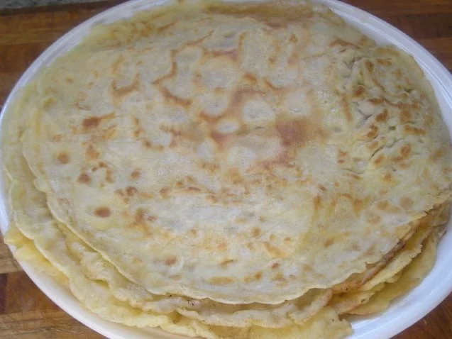 Palatschinken mit Erdbeer-Pfirsich Füllung - Rezept - Bild Nr. 4