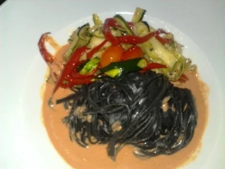 Schwarze Tagliatelle mit viel frischem Gemüse - Rezept - Bild Nr. 13