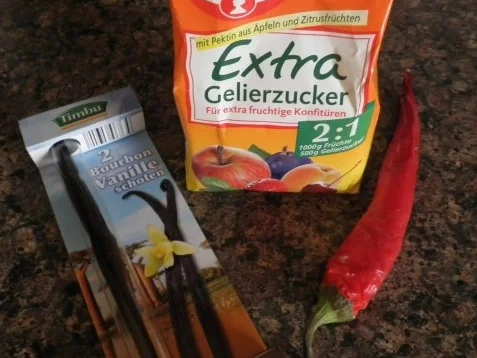 Erdbeer - Vanille - Konfitüre mit Chili und Schokolade - Rezept - Bild Nr. 3