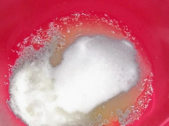 Rezept: Sommerfrüchte mit Kokos-Limetten-Baiser Bild Nr. 3 Sommerfrüchte mit Kokos-Limetten-Baiser - Rezept - Bild Nr. 3