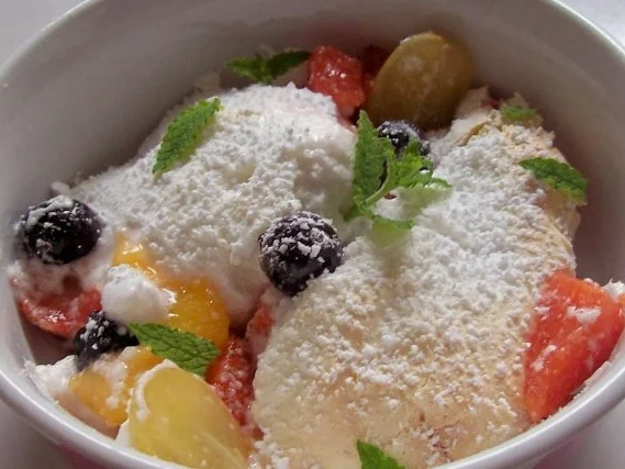 Rezept: Sommerfrüchte mit Kokos-Limetten-Baiser Bild Nr. 8 Sommerfrüchte mit Kokos-Limetten-Baiser - Rezept - Bild Nr. 8