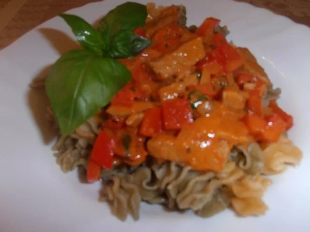 Schweinegeschnetzeltes "Nadine" mit Bunten Nudeln - Rezept - Bild Nr. 5