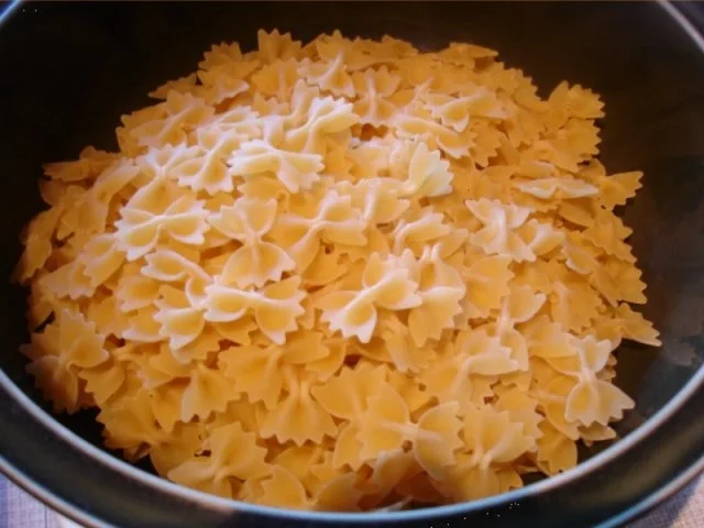 Nudelpfanne mit Mettbällchen - Rezept - Bild Nr. 3