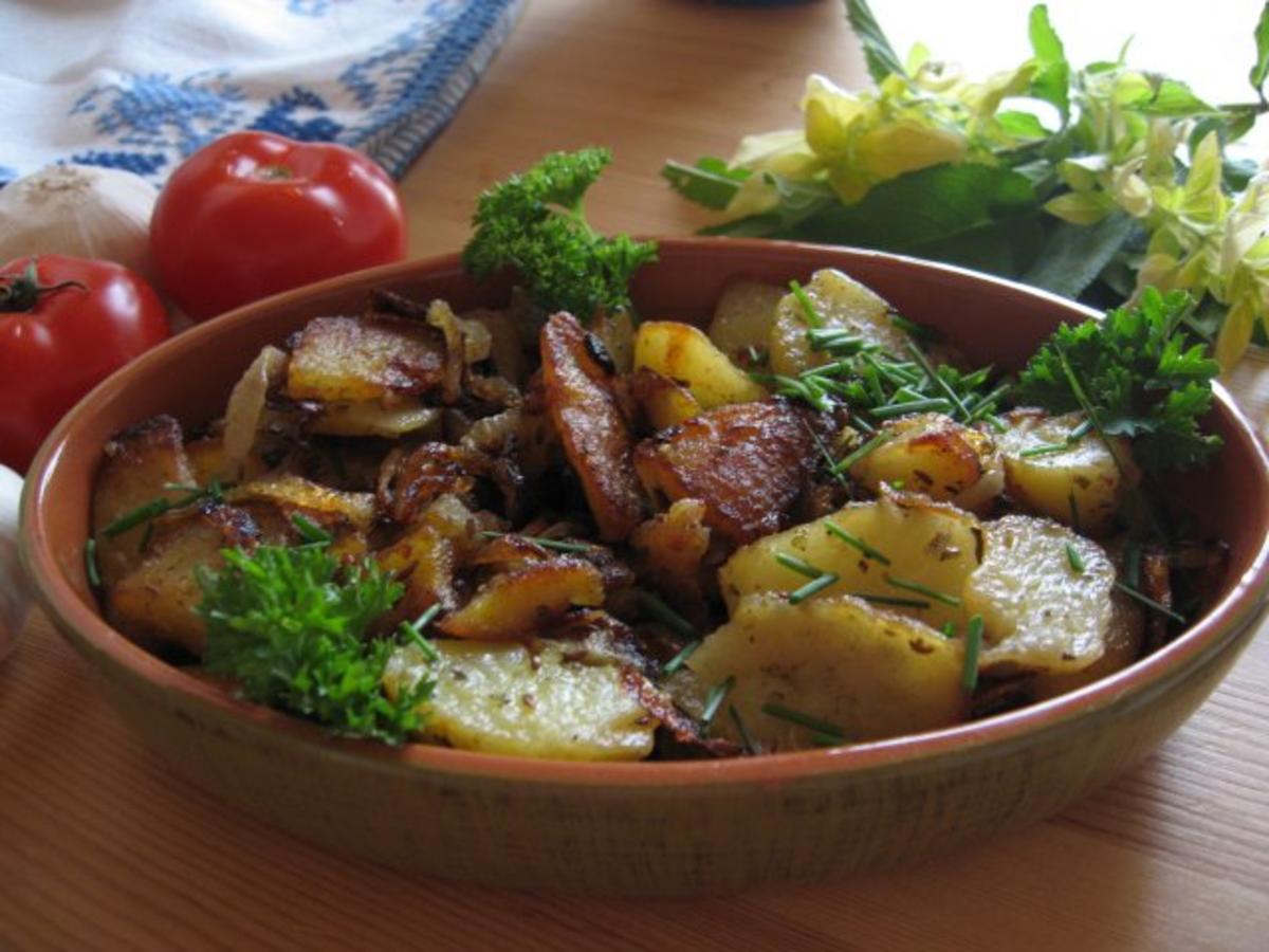 Bilder für Bratkartoffeln mit viel Zwiebel - Rezept