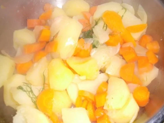 Fleischspiesse (Schaschlik) in einem Zwiebelsösschen - Rezept - Bild Nr. 7