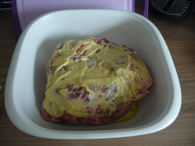 Rezept: Schwein : Schweinehals-Braten in Backpflaumen Bild Nr. 5 Schwein : Schweinehals-Braten in Backpflaumen - Rezept - Bild Nr. 5