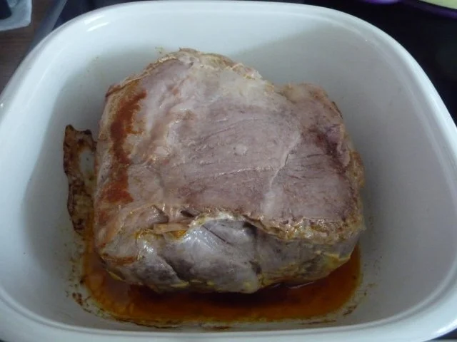 Rezept: Schwein : Schweinehals-Braten in Backpflaumen Bild Nr. 9 Schwein : Schweinehals-Braten in Backpflaumen - Rezept - Bild Nr. 9