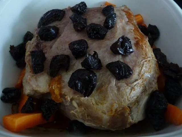 Rezept: Schwein : Schweinehals-Braten in Backpflaumen Bild Nr. 10 Schwein : Schweinehals-Braten in Backpflaumen - Rezept - Bild Nr. 10