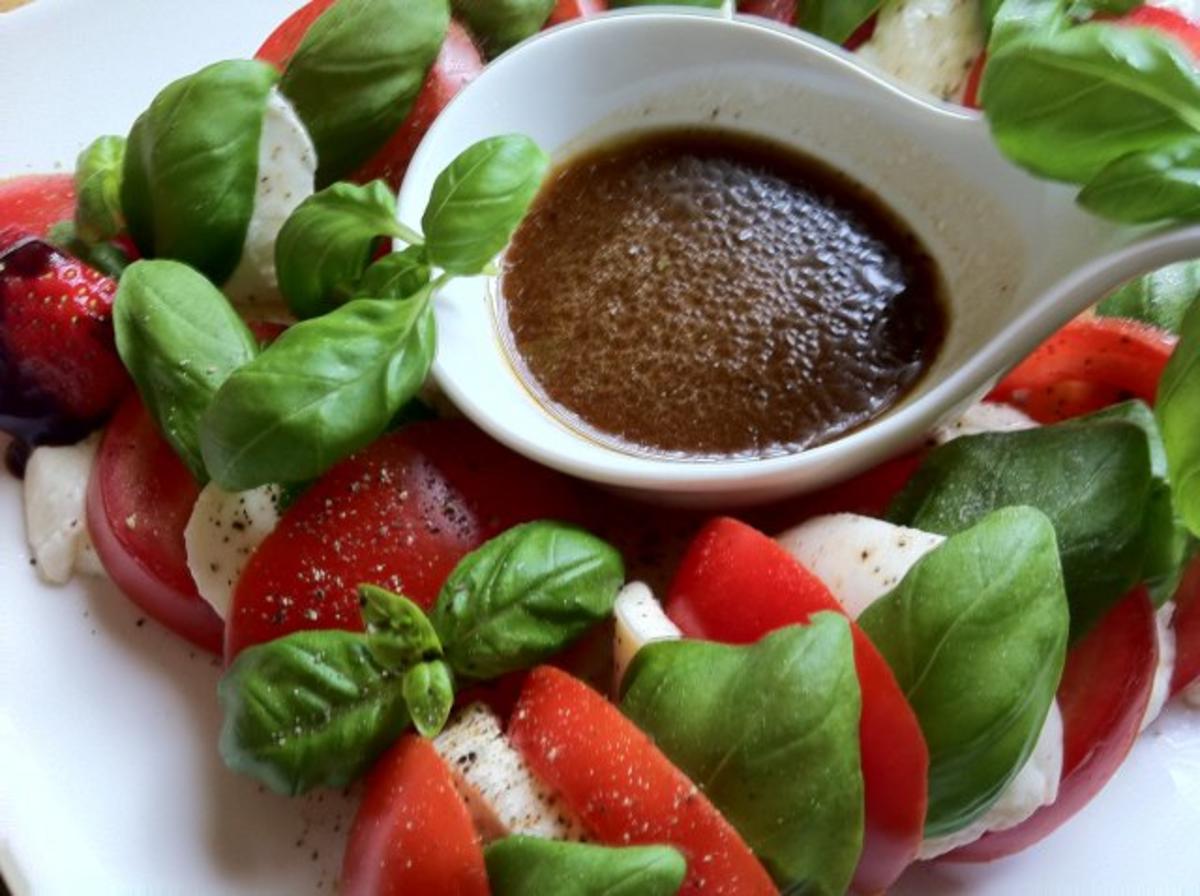 Caprese „eingedeutscht;-))“ mit Aceto balsamico Vinaigrette - Rezept ...