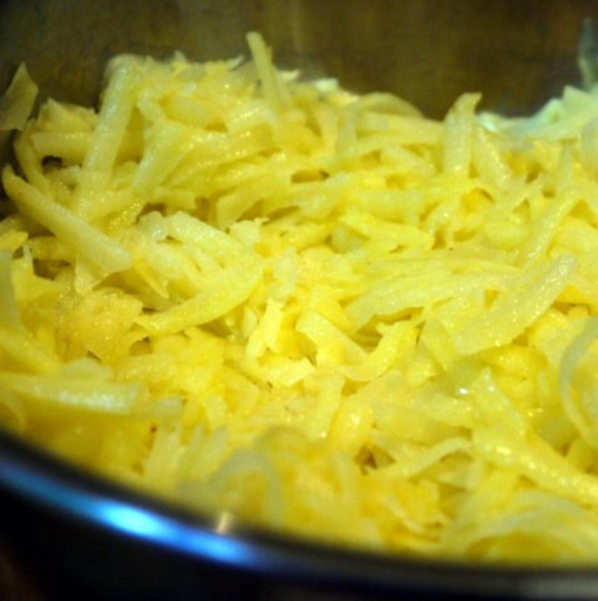 Pikante Kartoffel-Zucchini-Puffer mit Knoblauch-Limetten-Dip - Rezept - Bild Nr. 7