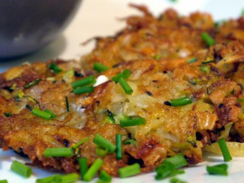 Pikante Kartoffel Zucchini Puffer mit Knoblauch Limetten Dip - einfach ...