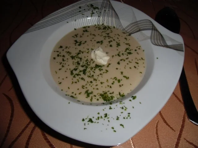 Rezept: Feines Geflügel-Creme-Süppchen Feines Geflügel-Creme-Süppchen - Rezept