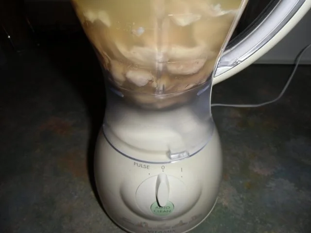 Rezept: Feines Geflügel-Creme-Süppchen Bild Nr. 3 Feines Geflügel-Creme-Süppchen - Rezept - Bild Nr. 3