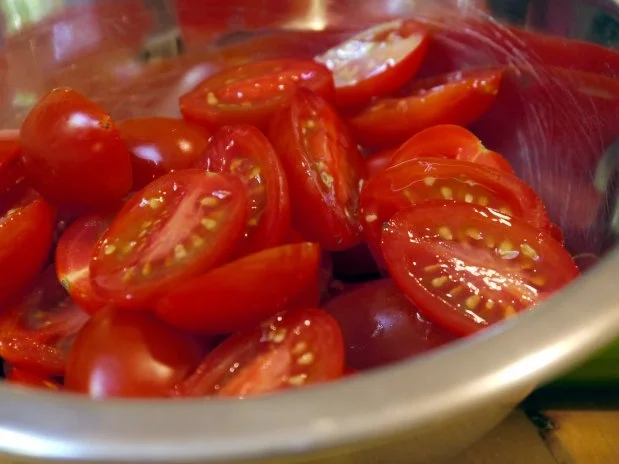 Rezept: Blätterteigtarte mit Aprikosen, Tomaten und Ziegenkäse Bild Nr. 3 Blätterteigtarte mit Aprikosen, Tomaten und Ziegenkäse - Rezept - Bild Nr. 3