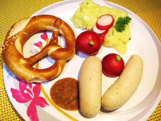 Rezept: Weisswurst garniert ... Weisswurst garniert ... - Rezept