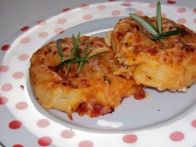Snack: EM-Pizza-Schnecken mit Parmesan und frischen Kräutern - Rezept