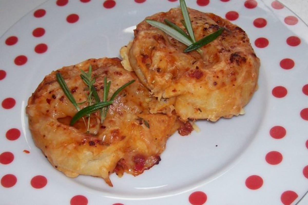 Snack: EM-Pizza-Schnecken mit Parmesan und frischen Kräutern - Rezept ...
