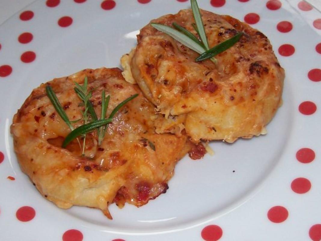 Snack: EM Pizza Schnecken mit Parmesan und frischen Kräutern - schnell ...