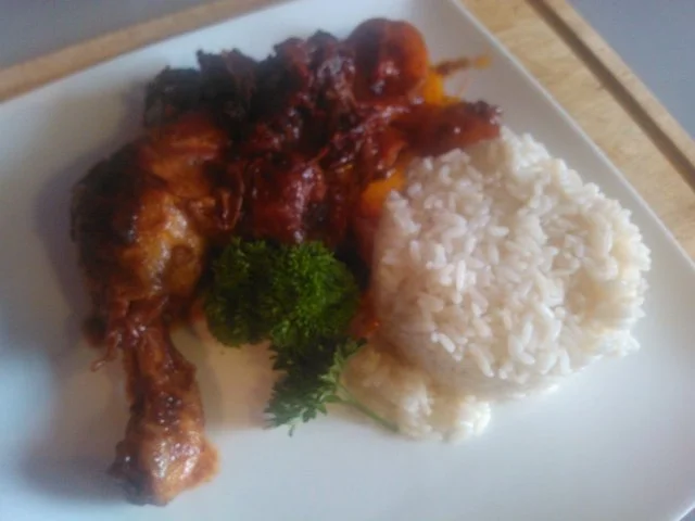 Rezept: Haehnchenschenkel in Apikosensauce mit Erdbeeren Haehnchenschenkel in Apikosensauce mit Erdbeeren - Rezept